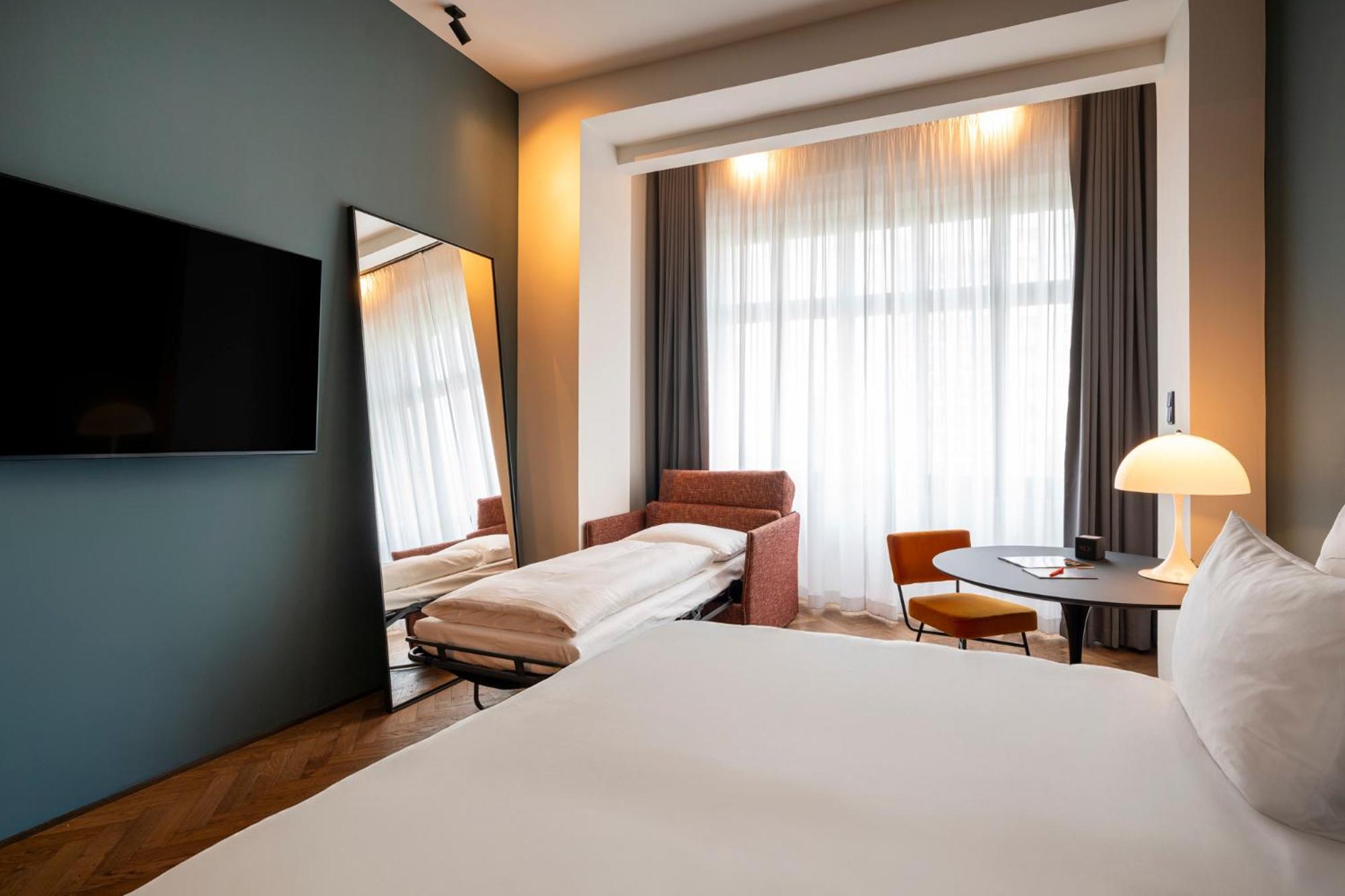 Superior King Room