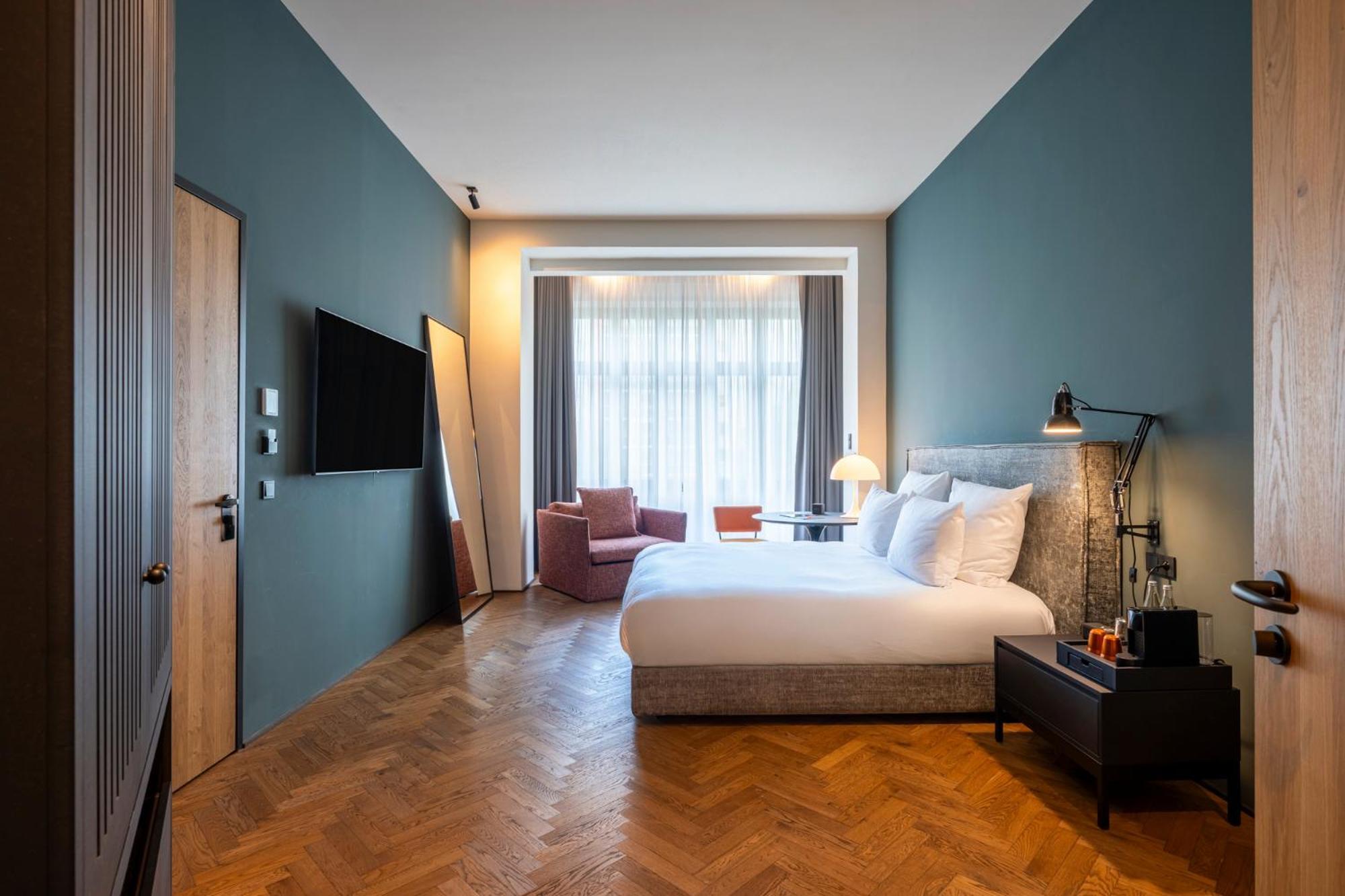 Superior King Room